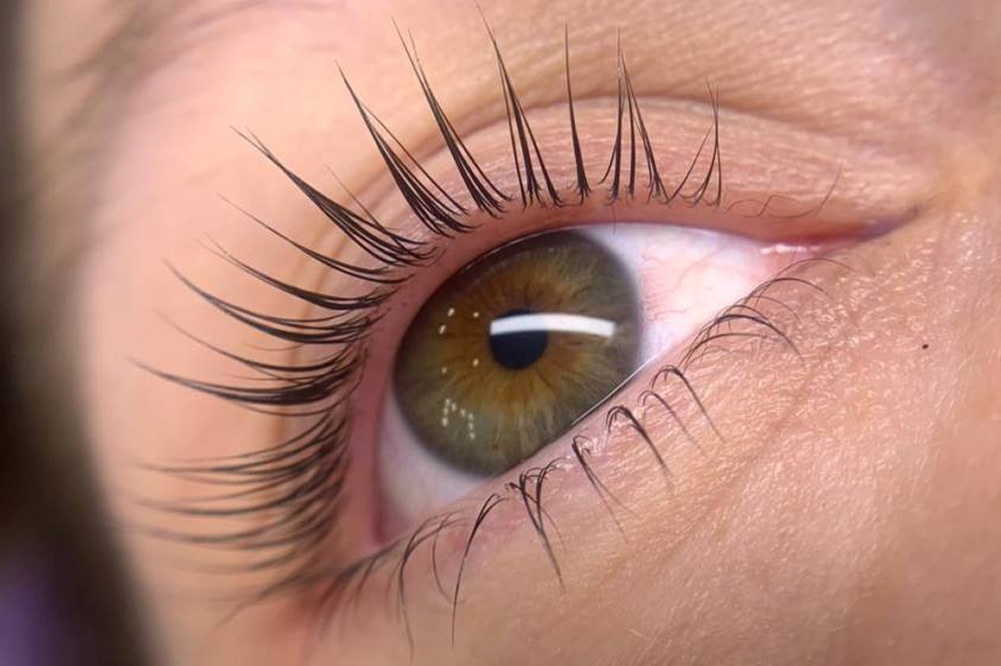 Всё о ламинировании ресниц: эффект, противопоказания, рекомендации