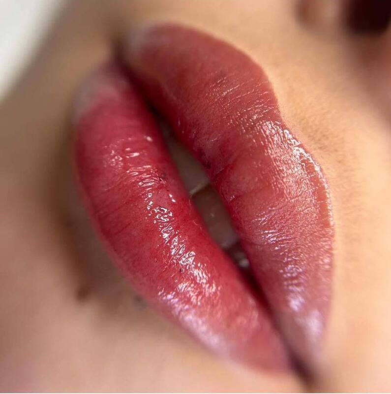 Перманентный макияж губ