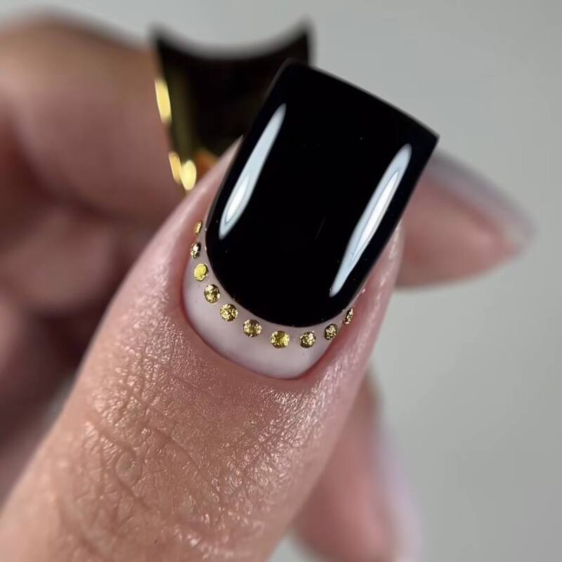 Наращивание и укрепление ногтей